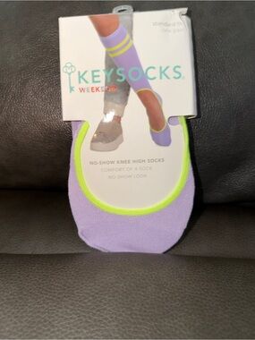 Women's Lavender No-Show Socks with Neon Trim